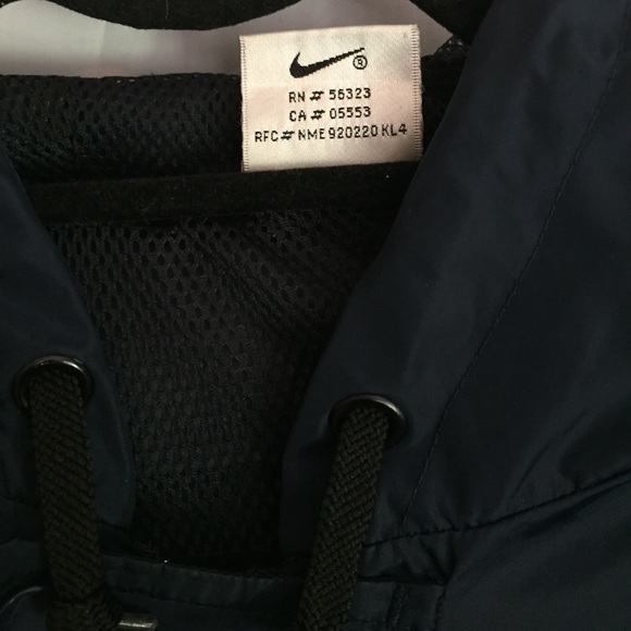 🛑SOLD🛑 black and blue vintage Nike logo  jacket - Picture 5 of 8